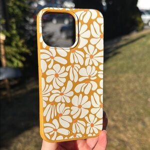 Floral Pattern Pela Phone Case - Yellow and White - iPhone 13 Pro